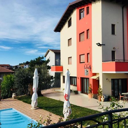 Hotel Opera' Moscufo Bagian luar foto