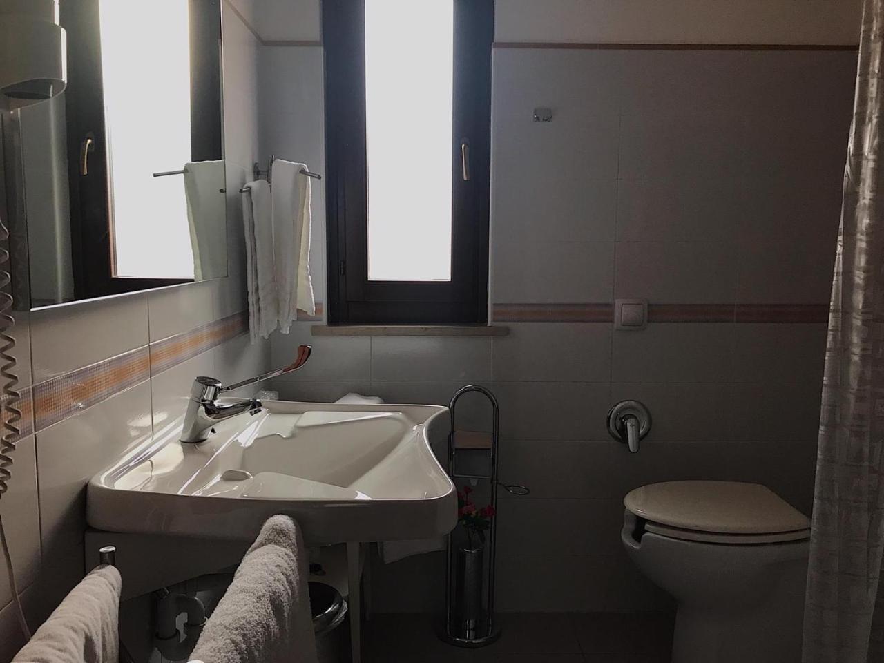 Hotel Opera' Moscufo Bagian luar foto
