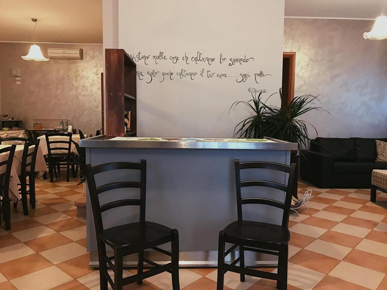 Hotel Opera' Moscufo Bagian luar foto