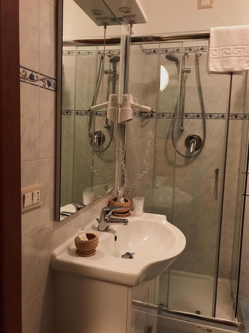Hotel Opera' Moscufo Bagian luar foto